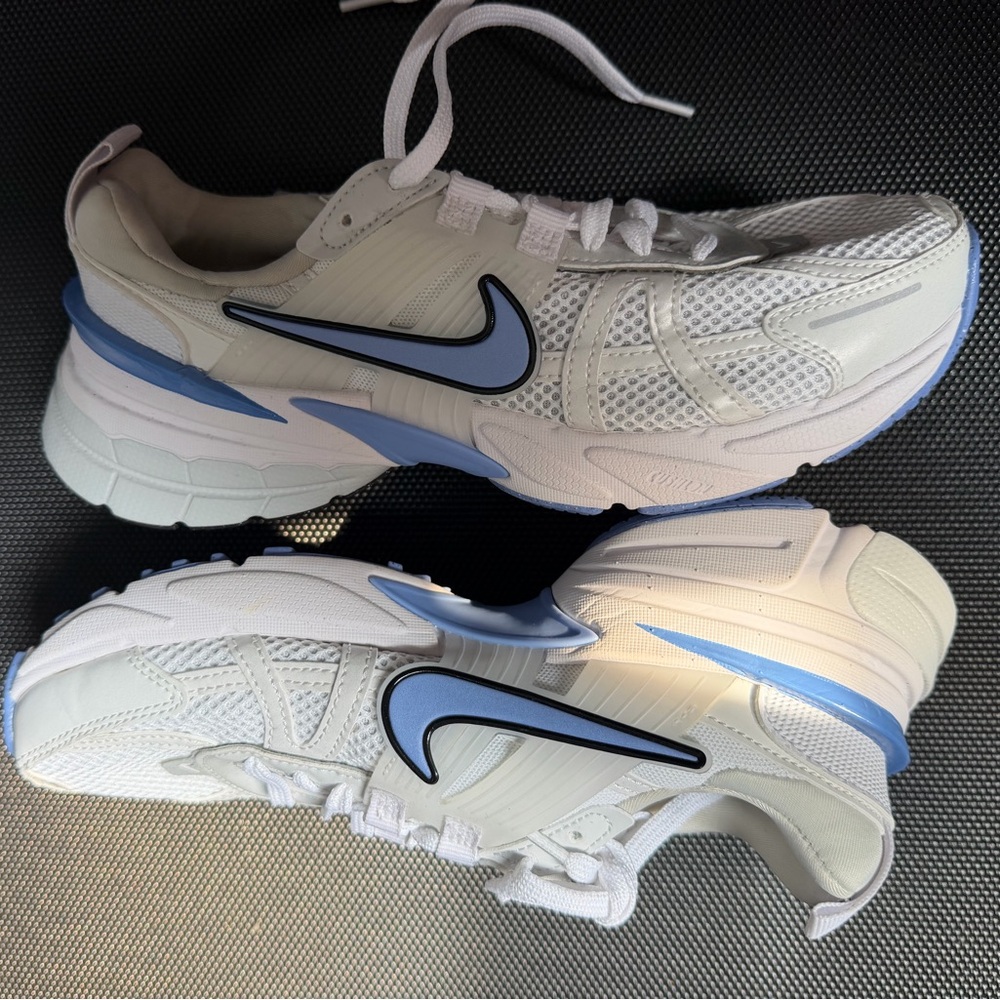 Nwot Nike V2K Run White Light Blue Sneakers Women’s Size 7